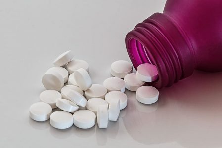 pills-medication-tablets-bottle